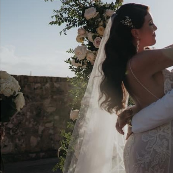 Lace wedding veil - worn once great condition - Picture 3 of 9